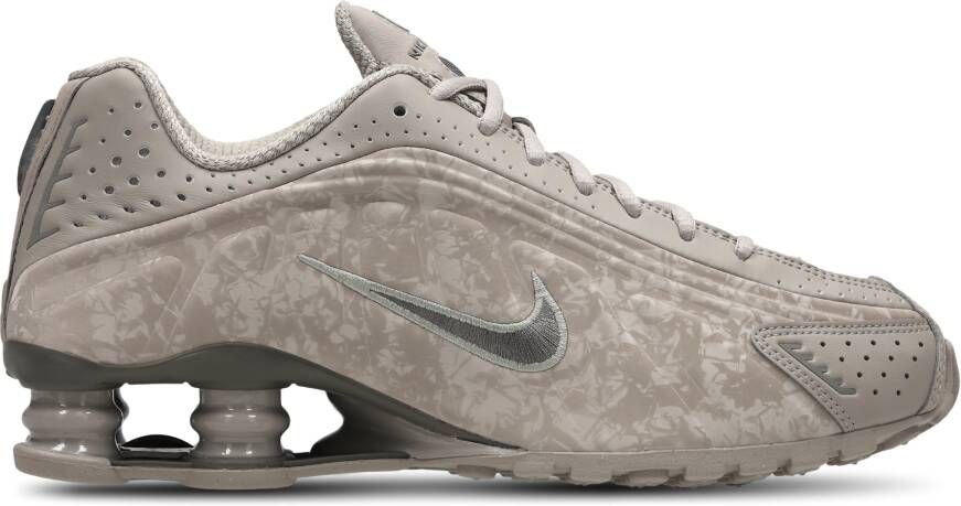 Nike Shox Dames Schoenen Grijs Maat: 36 Plastic Foot Locker