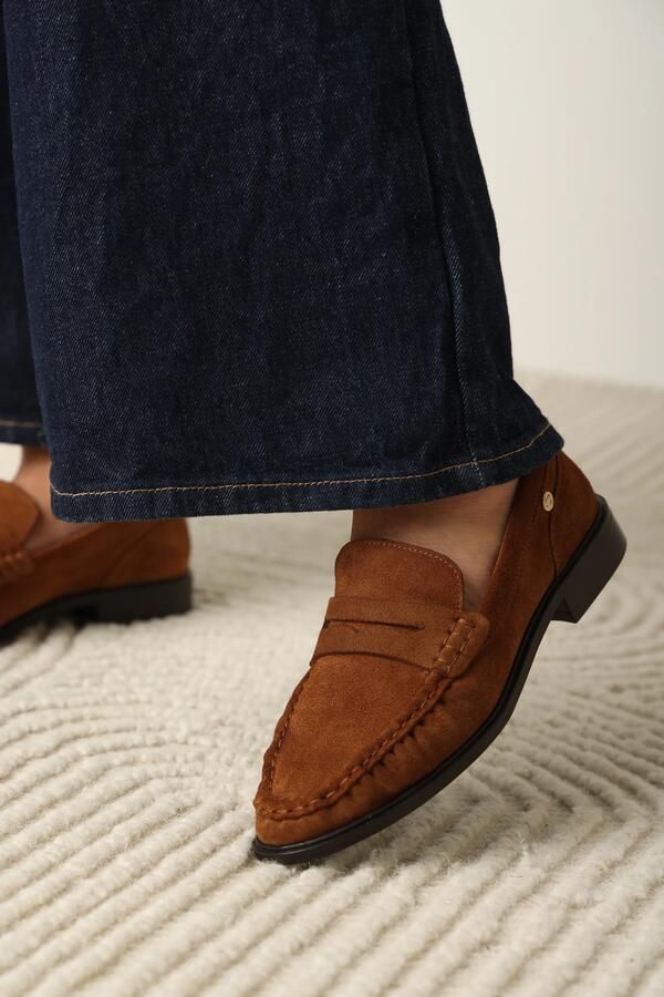 Fred de la bretoniere Bodil Beau loafer suède cognac