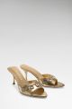 Guess Vanesy Logo Ketting Sandalen - Goud