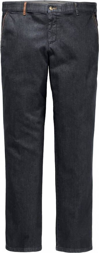 Boston Park Jeans in Straight Fit-model Zwart