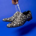 Lureaux Melo Vibes Kleurrijke Schoenen Voor Heren Veterschoenen Met Print - Zwart