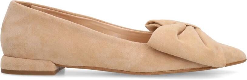 Manfield Beige suède loafers met strik
