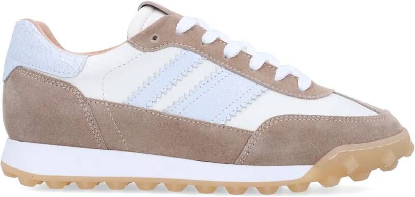 Manfield Witte leren sneakers met taupe suède details