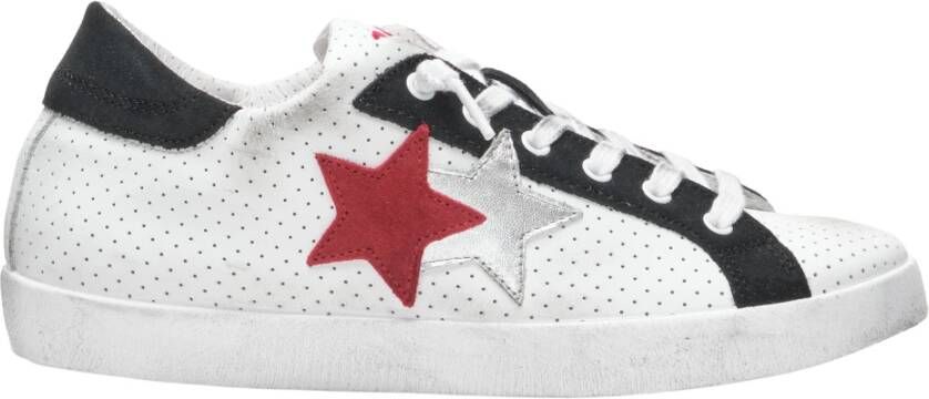 2Star Witte leren sneakers met zwarte en rode suède details