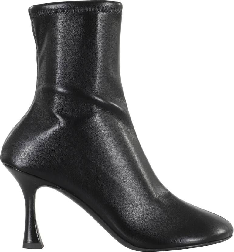 3Juin Zwarte enkellaars met ronde neus