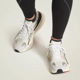 ADIDAS BY STELLA MCCARTNEY Loopschoen 'Ultraboost 5' ivoor lichtrood zwart