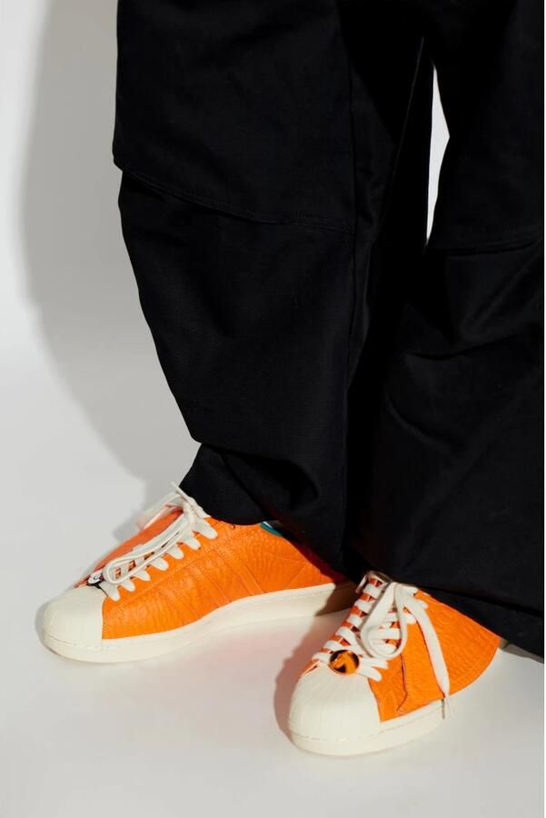 Adidas Sneakers Superstar Pokémon Charizard - Foto 3