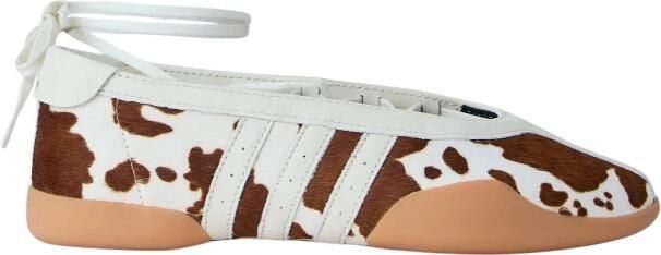 ADIDAS ORIGINALS Ballerina met riempjes 'Taekwondo Mei' ecru chocoladebruin