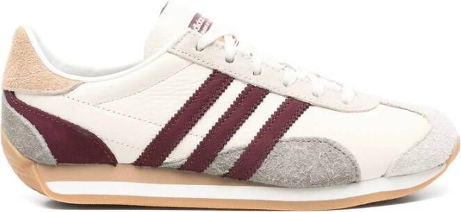 Adidas Beige Veterschoenen met Gevulkaniseerde Zool