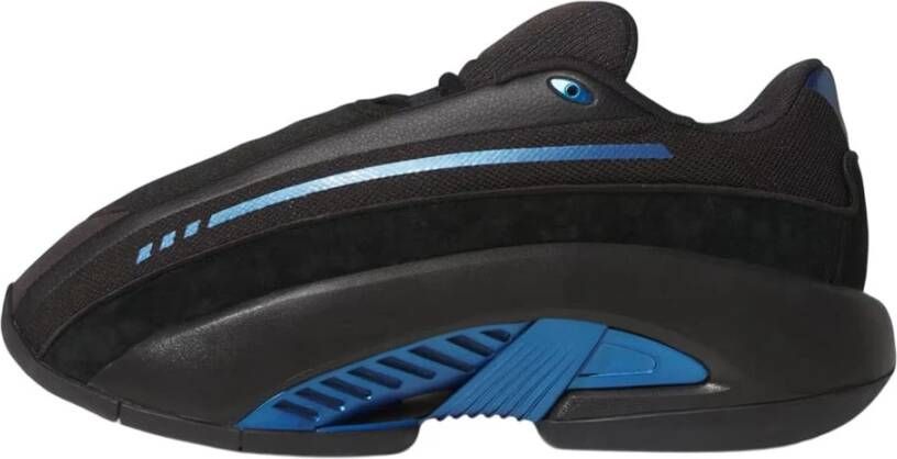 Adidas Donkerbruine Aarde Strata Sneakers