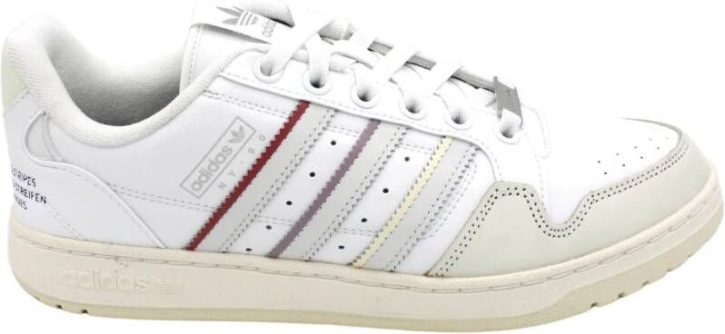 Adidas Gestreepte Leren Veterschoen met Rubberen Zool