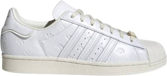 Adidas Originals Superstar sneakers wit ecru