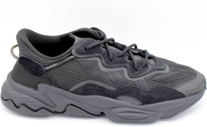 Adidas Sneaker met Suède Inzetstukken Rubberen Zool