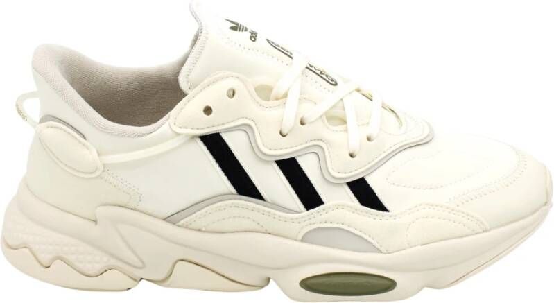 Adidas Sneaker met Suède Inzetstukken Rubberen Zool