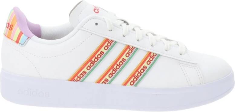 Adidas Stijlvolle Vetersluiting Sneakers Wit Dames