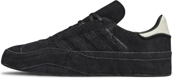 Y-3 Zwarte Suède Sneaker met Logo Detail Zwart