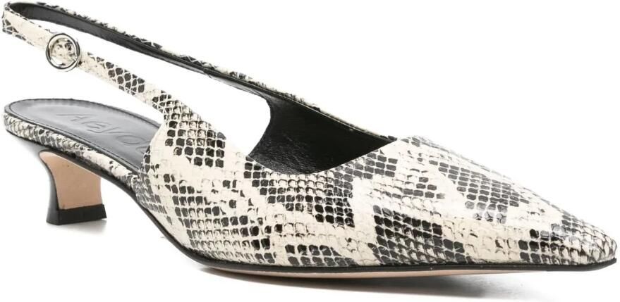 Aeyde Pumps met slangenprint en puntneus