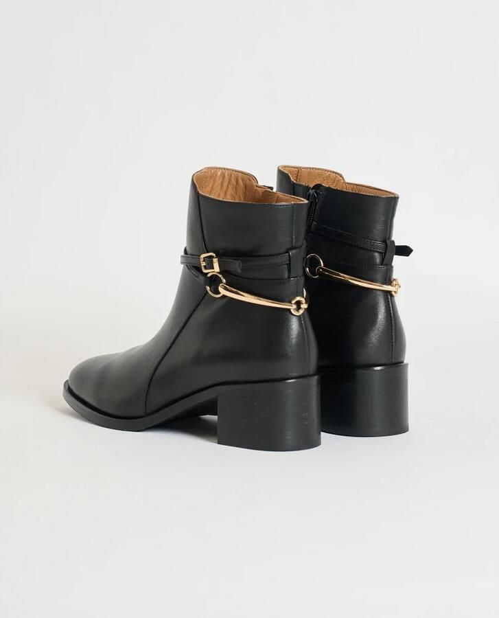 Albano Ankle Boots
