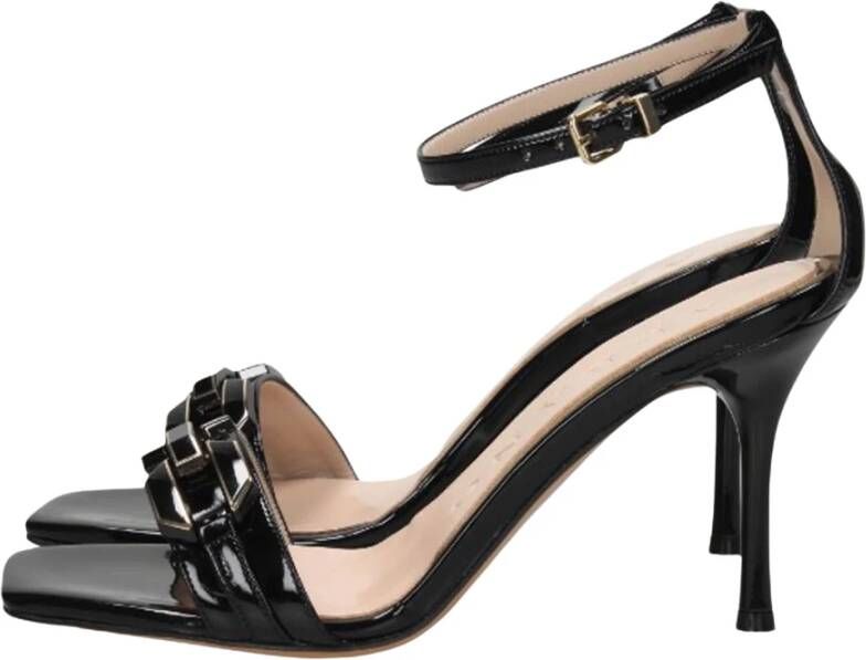 Albano Zwarte lak sandalen met verstelbare band