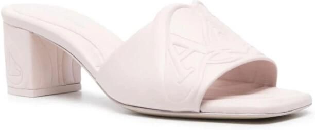 Alexander McQueen Beige Sandalen met Zegelversiering