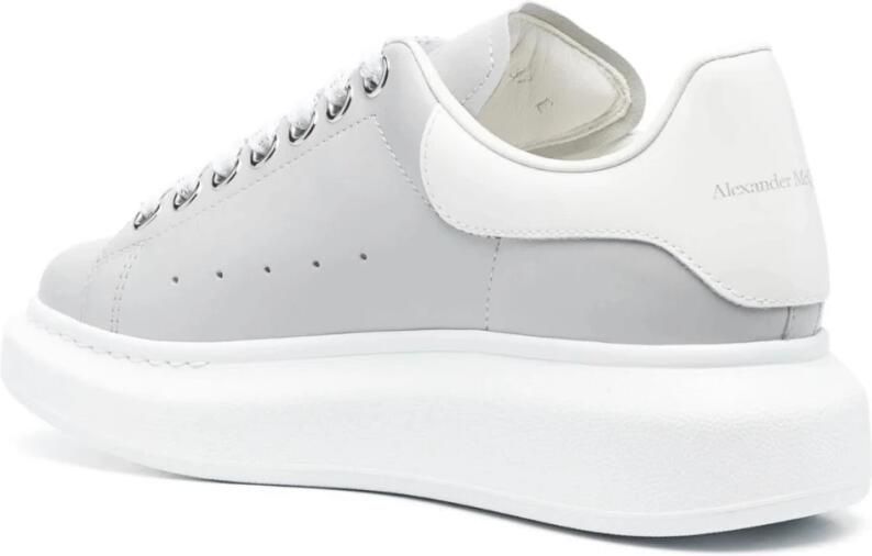 Alexander McQueen Grijze Logo Sneakers Oversized Stijl - Foto 3