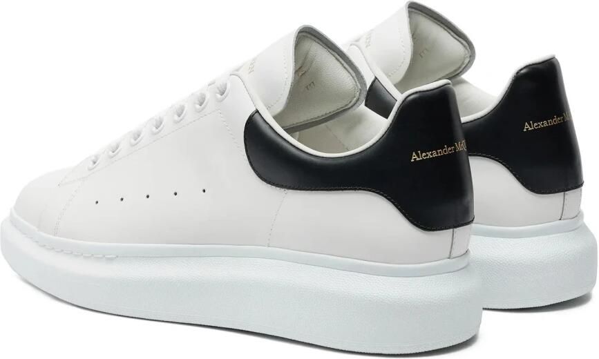 Alexander McQueen Oversized Sneakers met Logo Detail