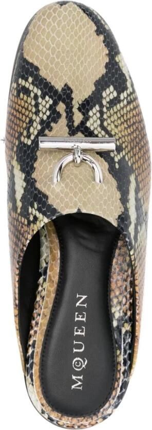 Alexander McQueen Platte Sandalen met Slangenprint en Hardware