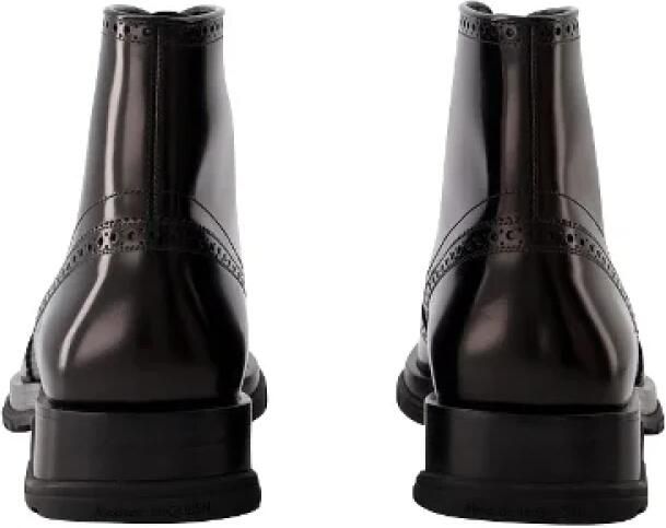 Alexander McQueen Zwarte Leren Laarzen Ronde Neus Zijrits Zwarte Leren Laarzen Ronde Neus Zijrits Zwarte Leren Laarzen Ronde Neus Zijrits
