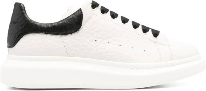 Alexander McQueen Beige Vetersneaker met Merk Binnenzool