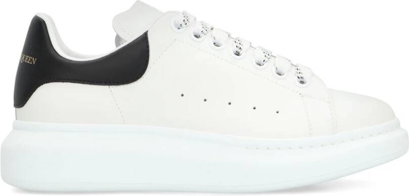 Alexander McQueen Chunky Leren Sneakers met Contrasterende Hiel