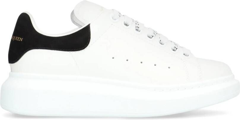 Alexander McQueen Chunky Leren Sneakers met Suède Inzet