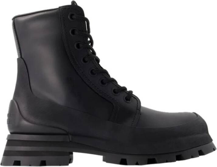 Alexander McQueen Chunky Sole Wander Enkellaarzen