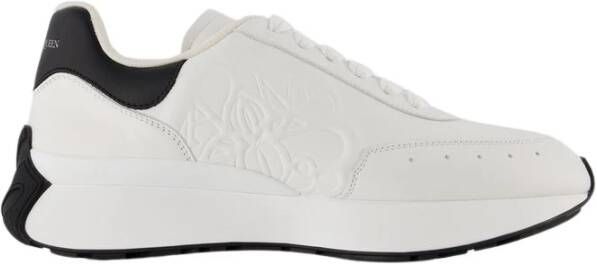 Alexander mcqueen Contrasterende Zwarte Oversized Sneakers White Dames