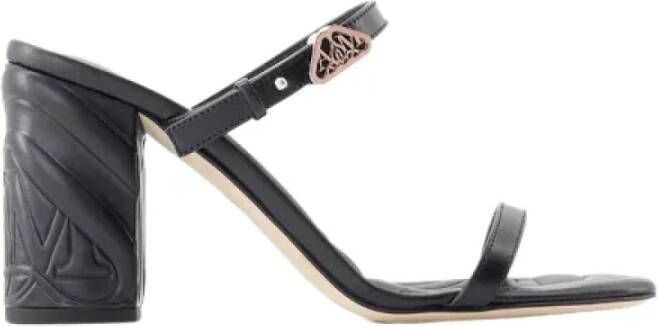 Alexander mcqueen Sandalen Seal Heeled Sandals Leather Black Argentãƒæ Ã† in zwart
