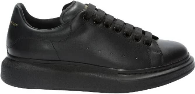 Alexander mcqueen Zwarte Leren Sneakers met Oversized Rubberen Zool Black Heren