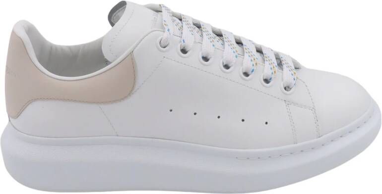 Alexander mcqueen Leren sneakers met contrasterende patch White Heren