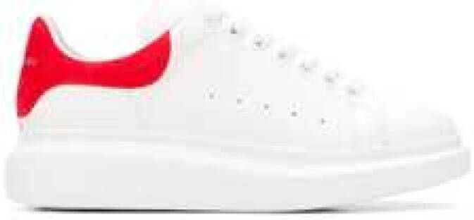 Alexander McQueen Oversized Sneakers met Rode Detail