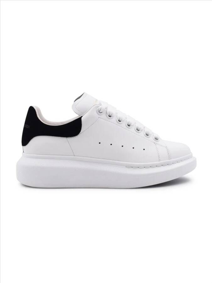 Alexander mcqueen Witte leren sneakers met zwarte leren hiel Moderne stijl Wit Heren