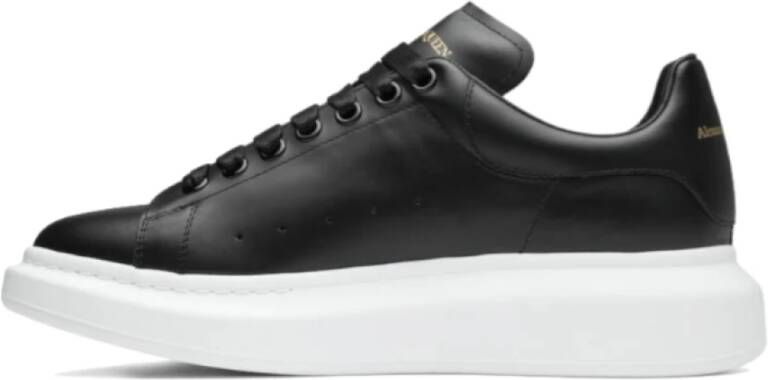 Alexander mcqueen Luxe Leren Sneakers met Geperforeerd Detail Black Heren