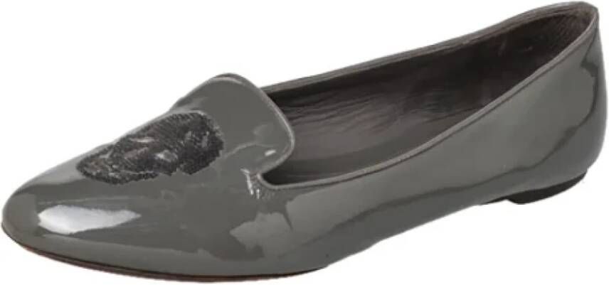 Alexander McQueen Pre-owned Leather flats Gray Dames