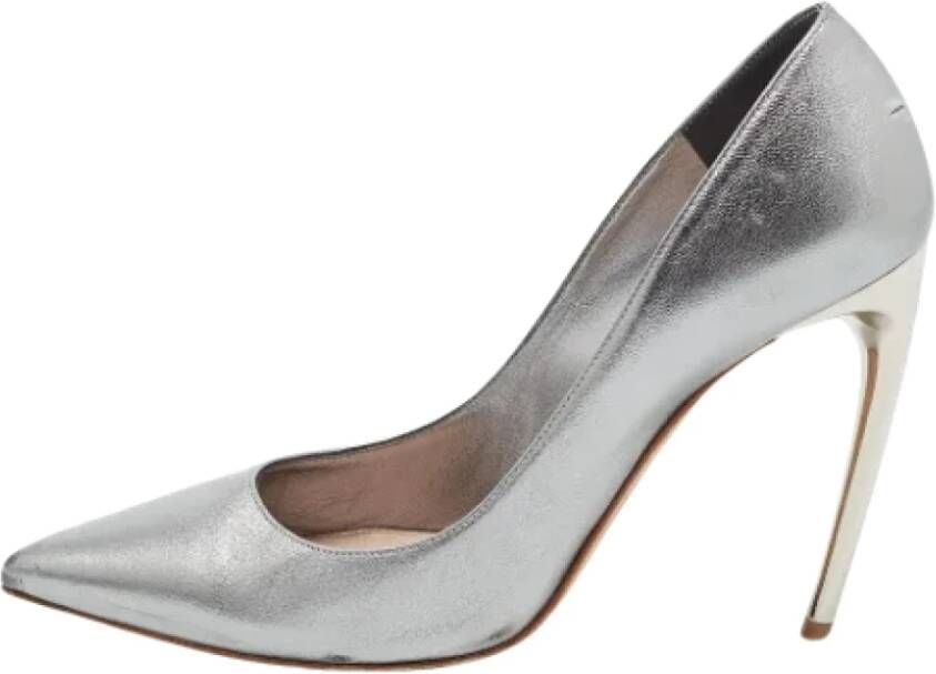 Alexander McQueen Pre-owned Leather heels Gray Dames