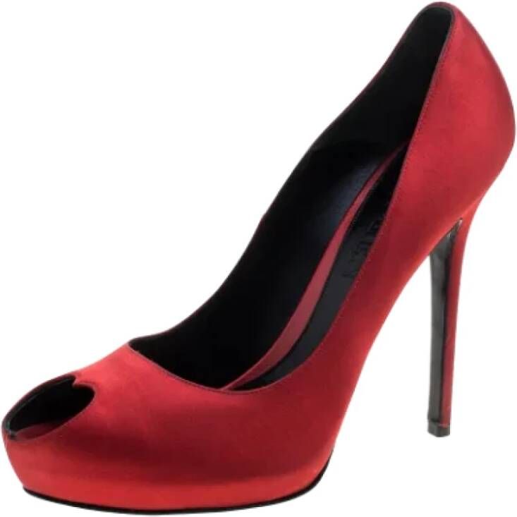 Alexander McQueen Pre-owned Satin heels Red Dames