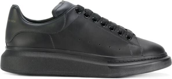 Alexander mcqueen Zwarte Leren Sneakers met Oversized Rubberen Zool Black Heren