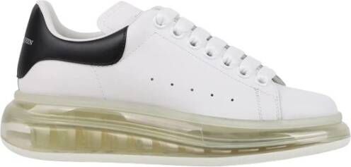 Alexander mcqueen Witte leren sneakers met zwarte hak Moderne stijl Wit