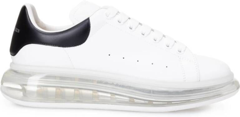 Alexander mcqueen Witte leren sneakers met zwarte hak Moderne stijl Wit