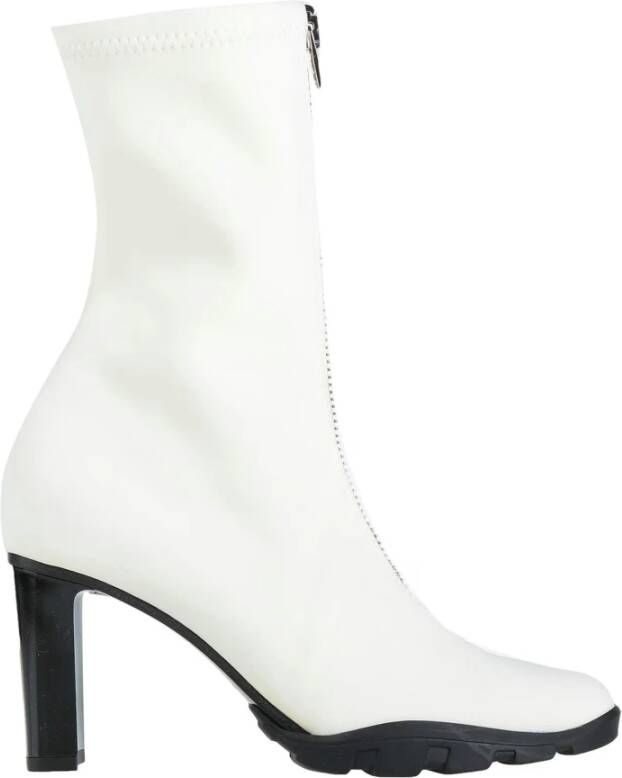 Alexander McQueen Witte enkellaarsjes voor vrouwen
