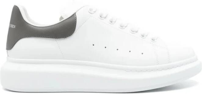 Alexander McQueen Witte Kalfsleren Modieuze Sneakers