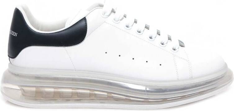 Alexander mcqueen Witte leren sneakers met zwarte hak Moderne stijl Wit