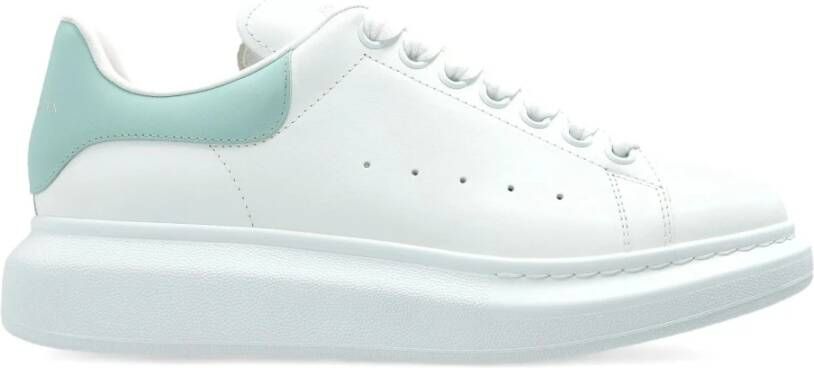 Alexander McQueen Witte Oversized Sneakers Mint Stijl