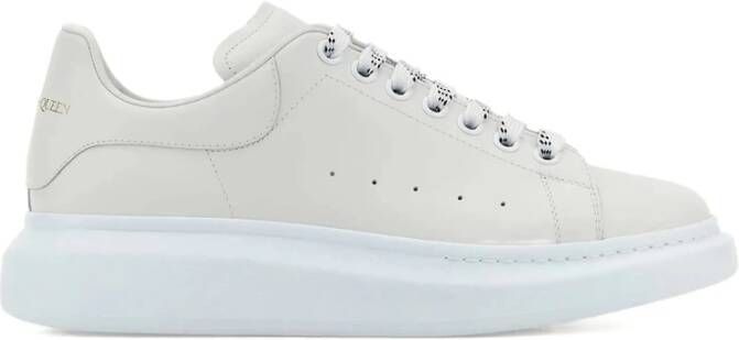 Alexander McQueen Witte Platform Sneakers met Geperforeerde Details